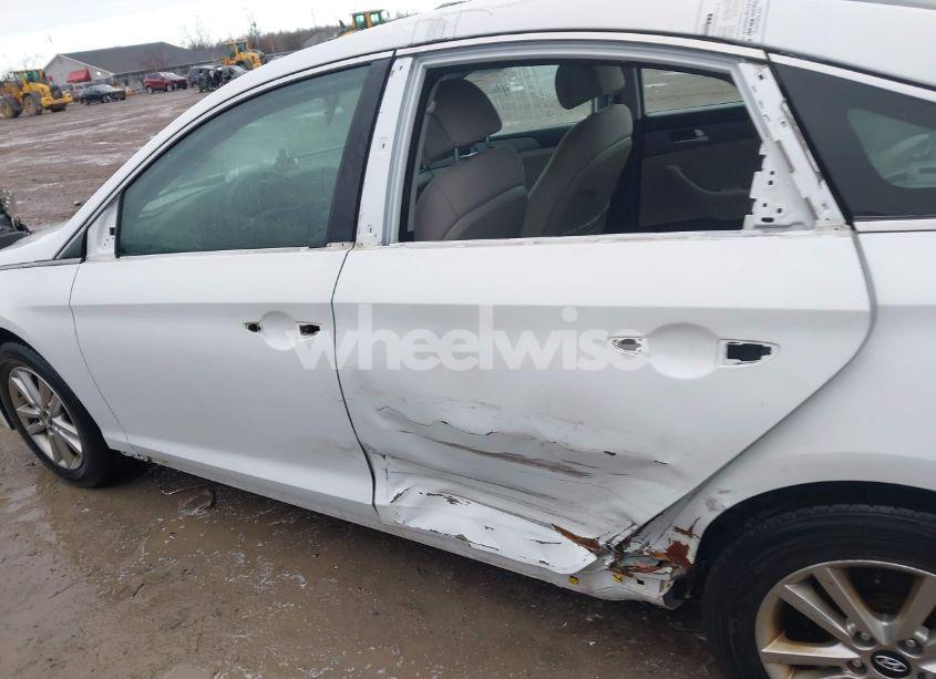 Photo 15 of 2015 Hyundai Sonata SE (VIN 5NPE24AF2FH139584)