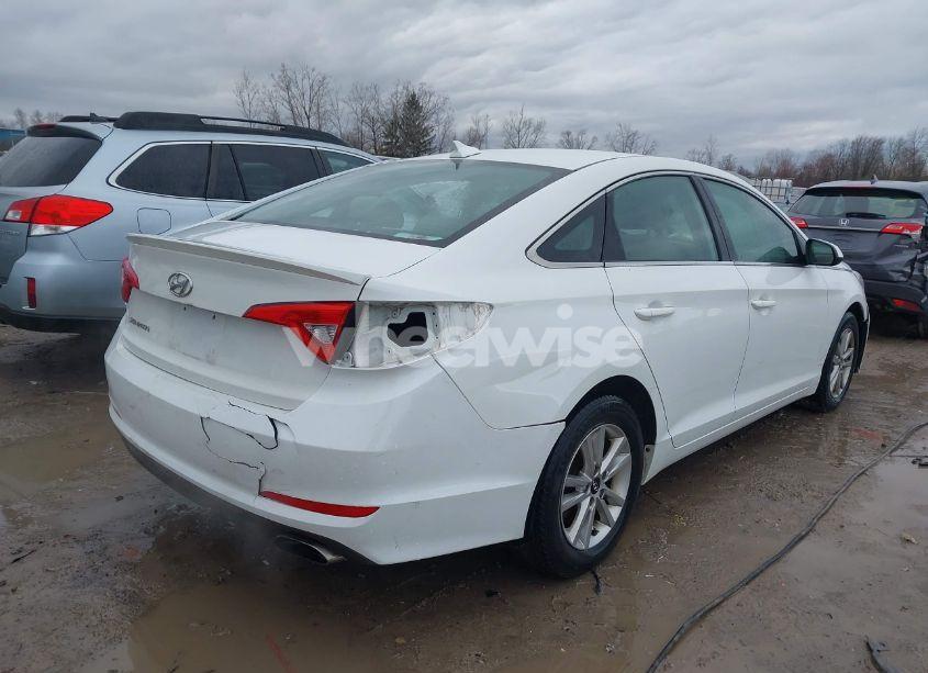 Photo 4 of 2015 Hyundai Sonata SE (VIN 5NPE24AF2FH139584)