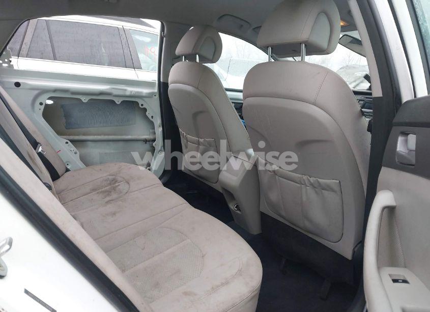 Photo 8 of 2015 Hyundai Sonata SE (VIN 5NPE24AF2FH139584)