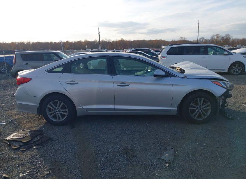 Photo 14 of 2015 Hyundai Sonata SE (VIN 5NPE24AF2FH145823)