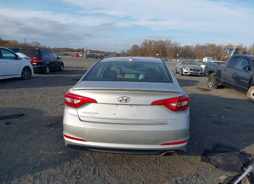 Photo 17 of 2015 Hyundai Sonata SE (VIN 5NPE24AF2FH145823)