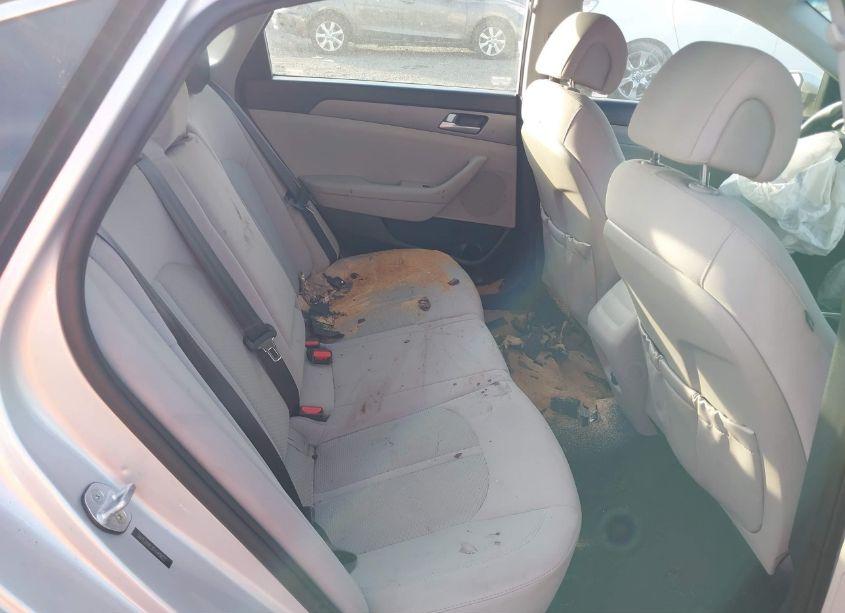 Photo 8 of 2015 Hyundai Sonata SE (VIN 5NPE24AF2FH145823)
