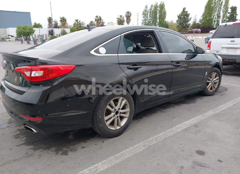 Photo 4 of 2015 Hyundai Sonata SE (VIN 5NPE24AF2FH152142)