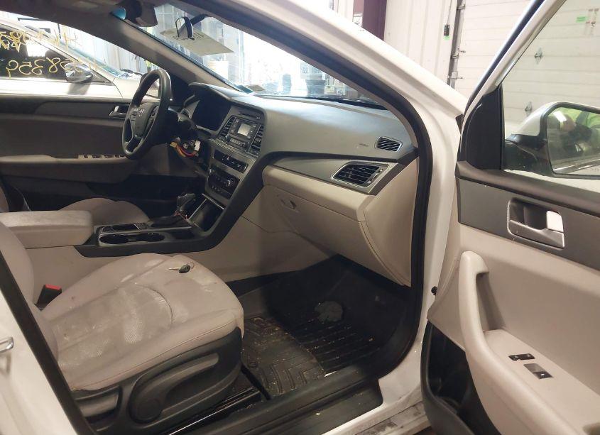 Photo 5 of 2015 Hyundai Sonata SE (VIN 5NPE24AF2FH152254)