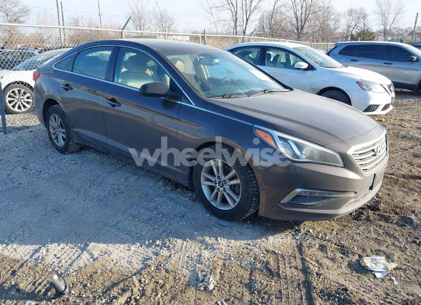 2015 Hyundai Sonata SE (VIN 5NPE24AF2FH155932) main photo