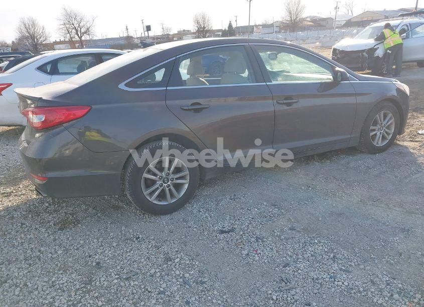 Photo 4 of 2015 Hyundai Sonata SE (VIN 5NPE24AF2FH155932)