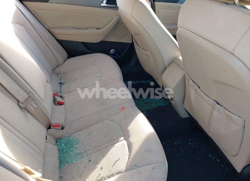 Photo 8 of 2015 Hyundai Sonata SE (VIN 5NPE24AF2FH155932)