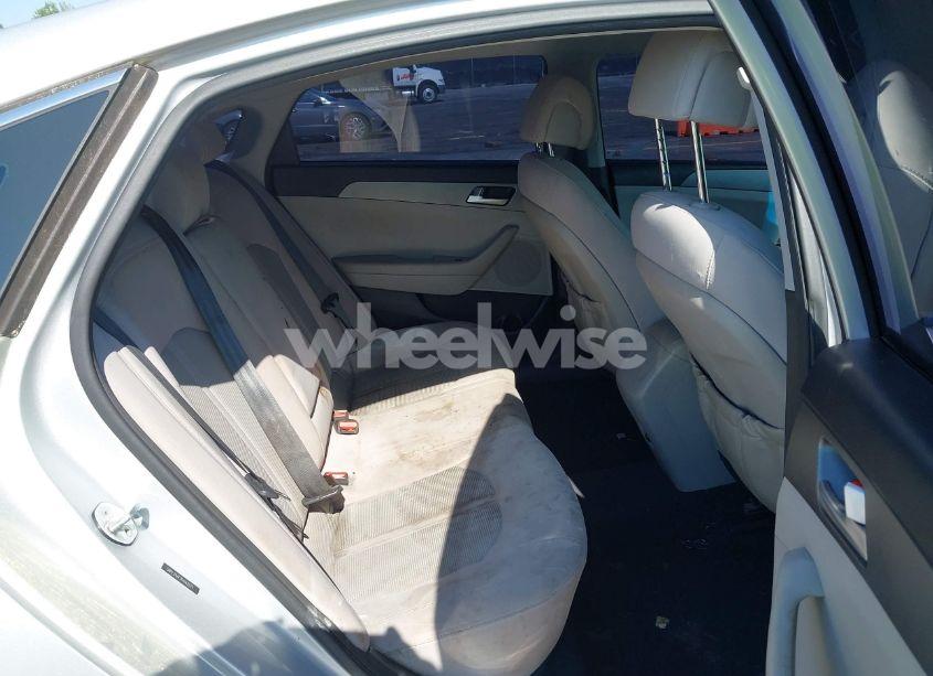 Photo 8 of 2015 Hyundai Sonata SE (VIN 5NPE24AF2FH165571)