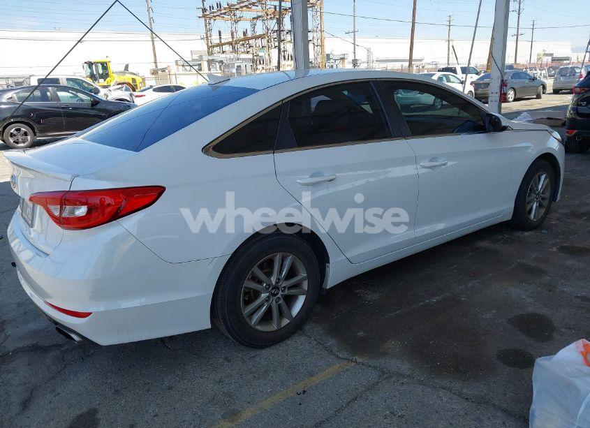 Photo 4 of 2015 Hyundai Sonata SE (VIN 5NPE24AF2FH167322)