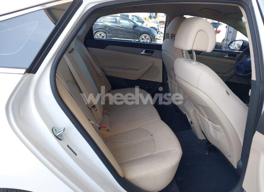 Photo 8 of 2015 Hyundai Sonata SE (VIN 5NPE24AF2FH167322)