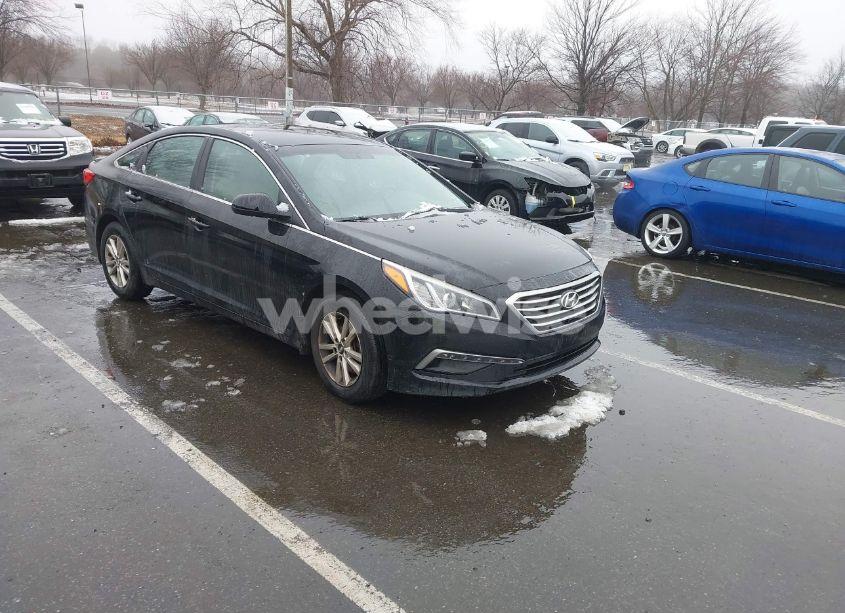 2015 Hyundai Sonata SE (VIN 5NPE24AF2FH176912) main photo