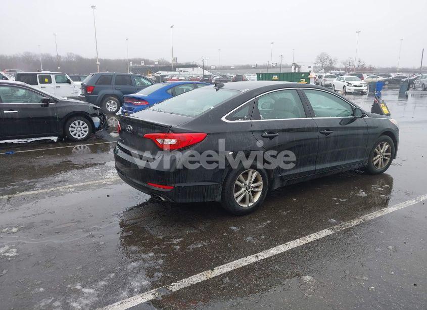 Photo 4 of 2015 Hyundai Sonata SE (VIN 5NPE24AF2FH176912)