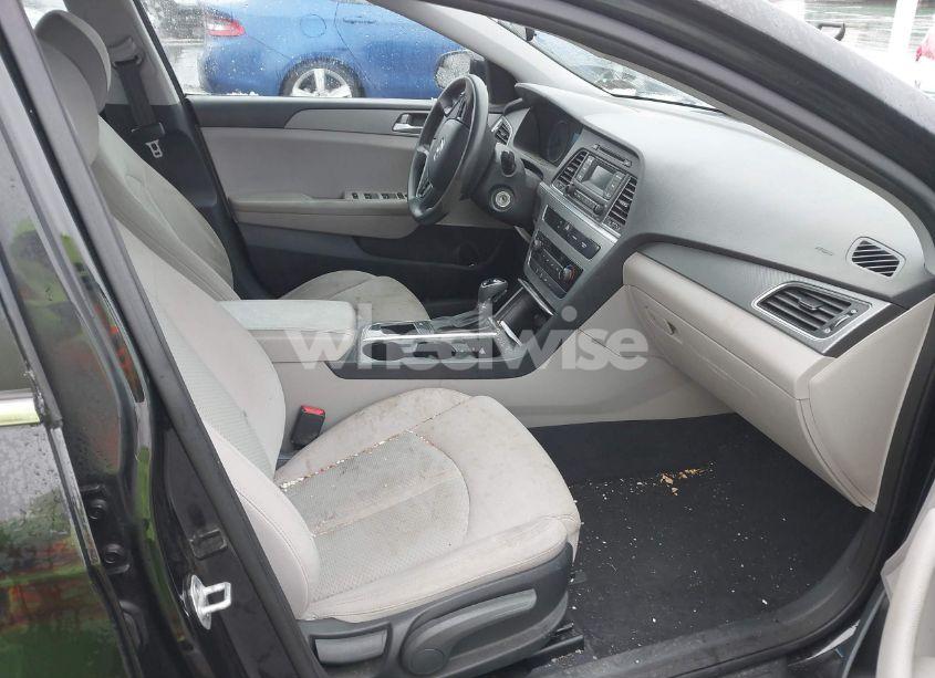 Photo 5 of 2015 Hyundai Sonata SE (VIN 5NPE24AF2FH176912)