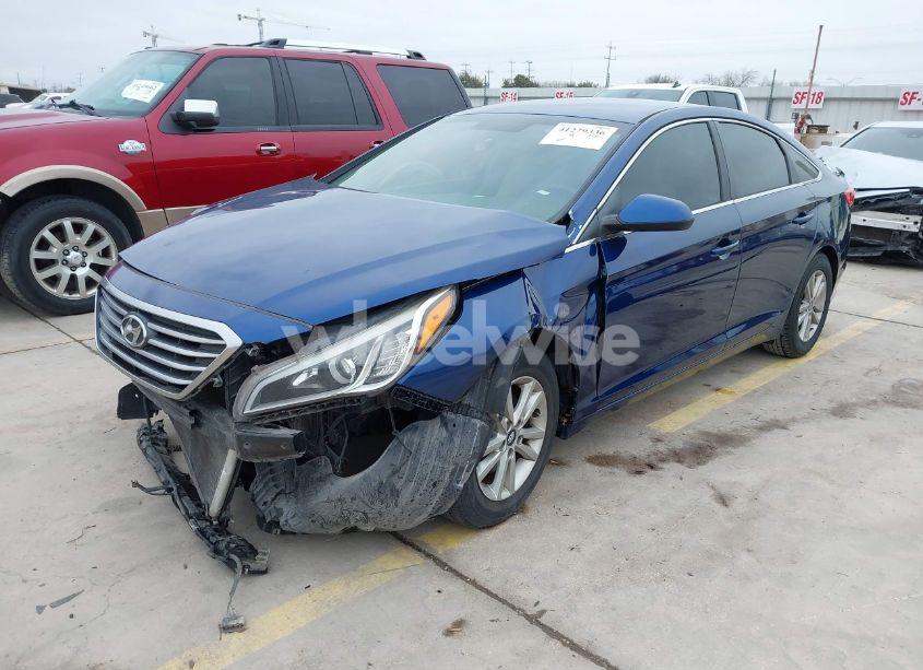 Photo 2 of 2015 Hyundai Sonata SE (VIN 5NPE24AF2FH185772)