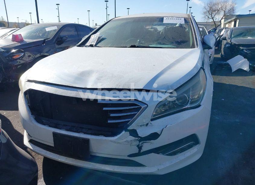 Photo 13 of 2015 Hyundai Sonata SE (VIN 5NPE24AF2FH187781)