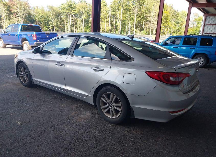 Photo 3 of 2015 Hyundai Sonata SE (VIN 5NPE24AF2FH203493)
