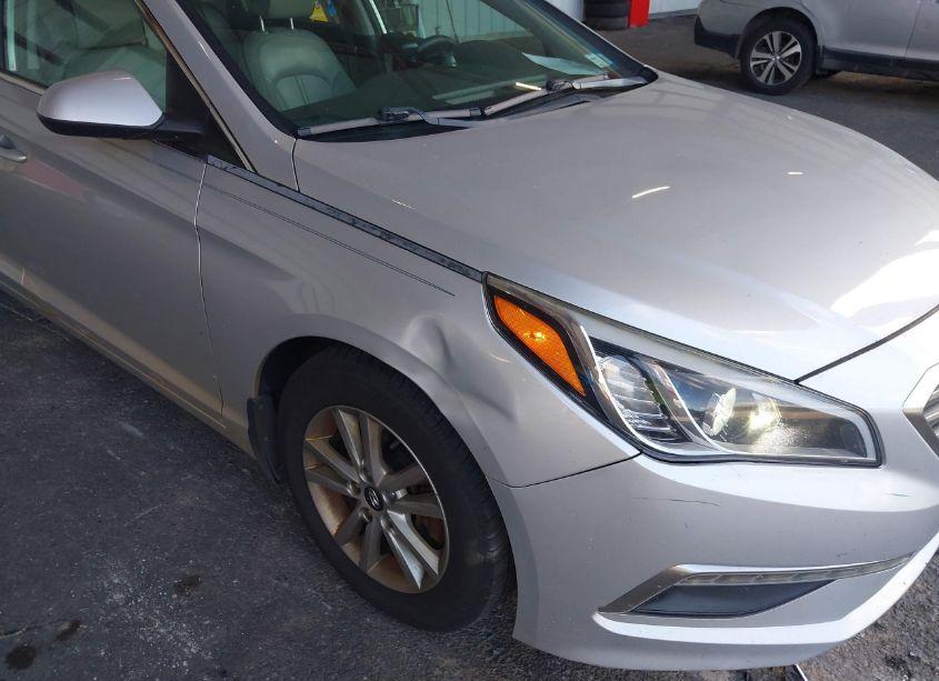 Photo 6 of 2015 Hyundai Sonata SE (VIN 5NPE24AF2FH203493)