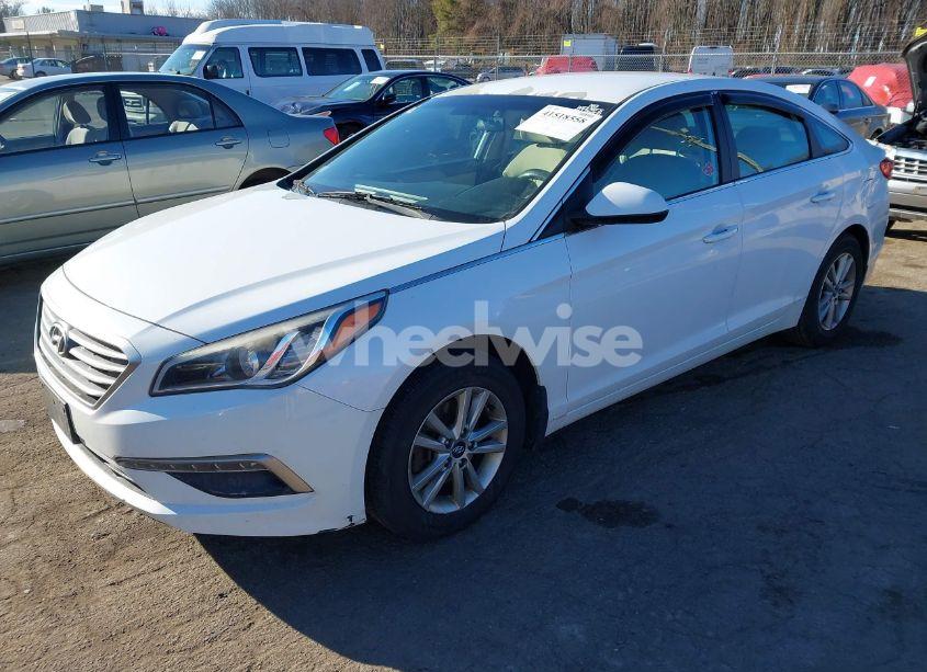 Photo 2 of 2015 Hyundai Sonata SE (VIN 5NPE24AF2FH212310)