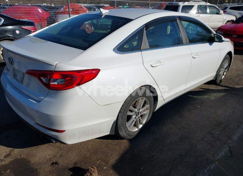 Photo 4 of 2015 Hyundai Sonata SE (VIN 5NPE24AF2FH212310)
