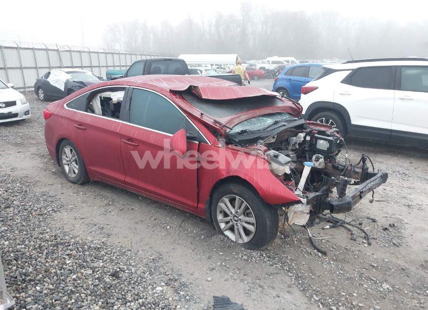 2015 Hyundai Sonata SE (VIN 5NPE24AF2FH223310) main photo