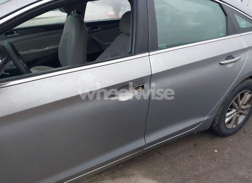 Photo 20 of 2015 Hyundai Sonata SE (VIN 5NPE24AF2FH240253)