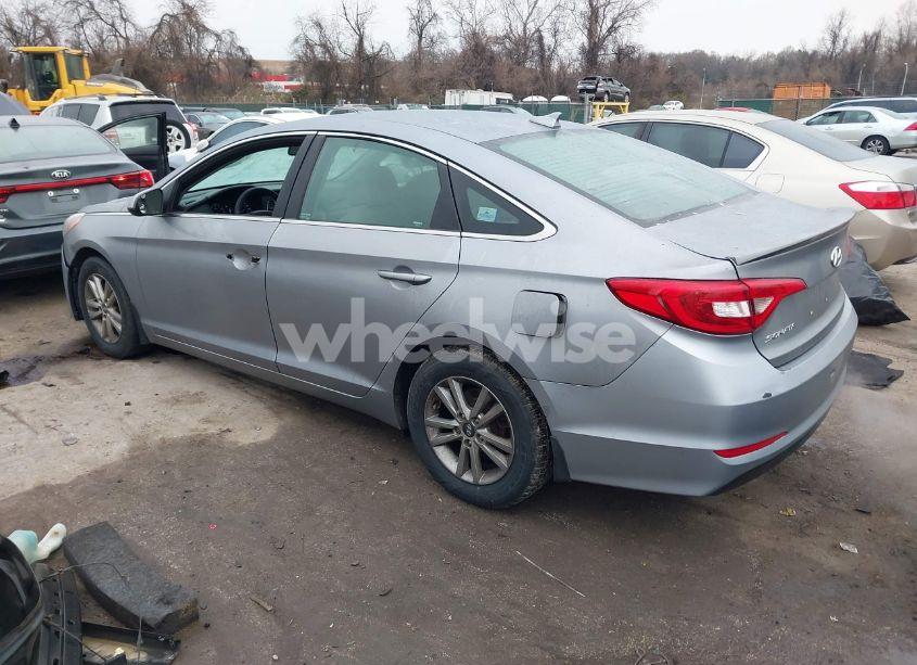 Photo 3 of 2015 Hyundai Sonata SE (VIN 5NPE24AF2FH240253)