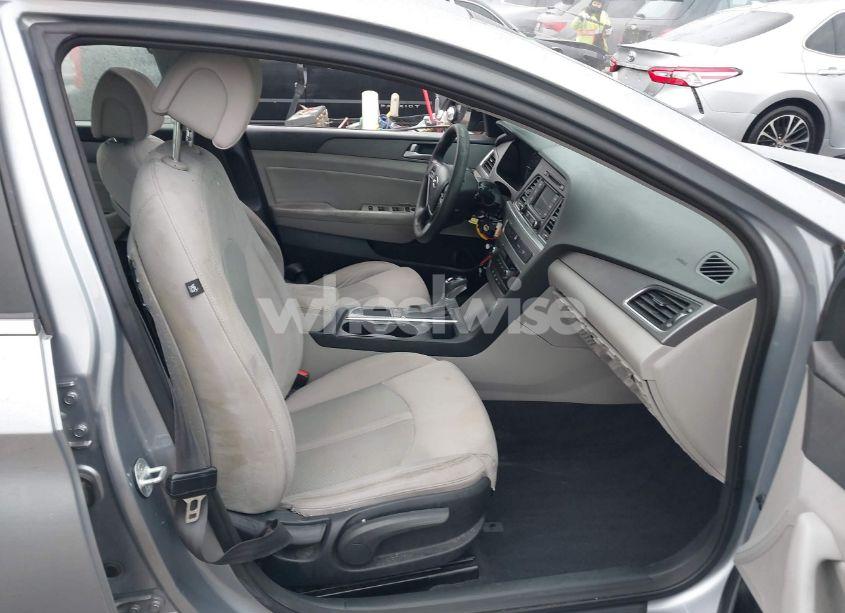 Photo 5 of 2015 Hyundai Sonata SE (VIN 5NPE24AF2FH240253)