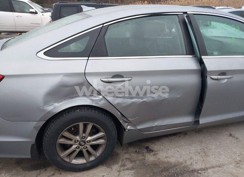 Photo 6 of 2015 Hyundai Sonata SE (VIN 5NPE24AF2FH240253)