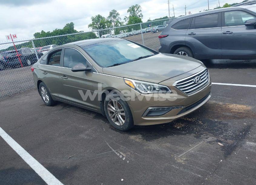 2015 Hyundai Sonata SE (VIN 5NPE24AF2FH241340) main photo