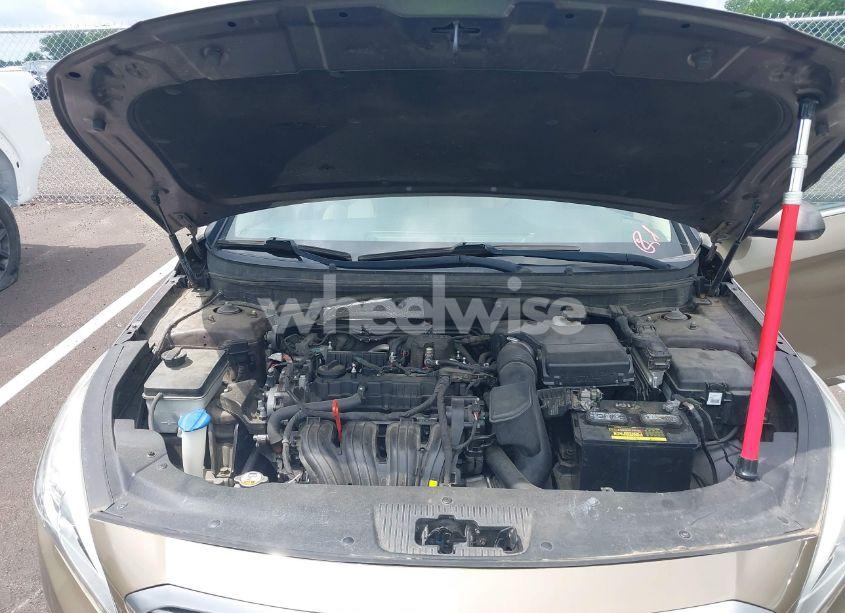 Photo 10 of 2015 Hyundai Sonata SE (VIN 5NPE24AF2FH241340)