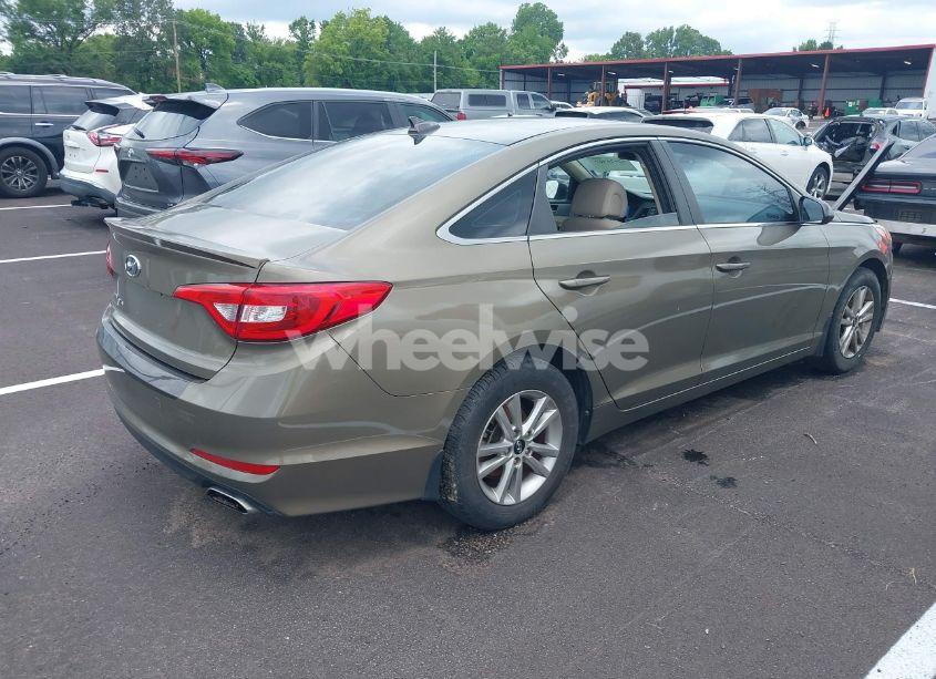 Photo 4 of 2015 Hyundai Sonata SE (VIN 5NPE24AF2FH241340)
