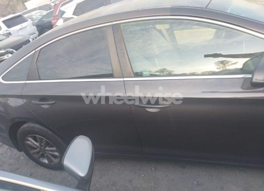 Photo 13 of 2015 Hyundai Sonata SE (VIN 5NPE24AF2FH258669)