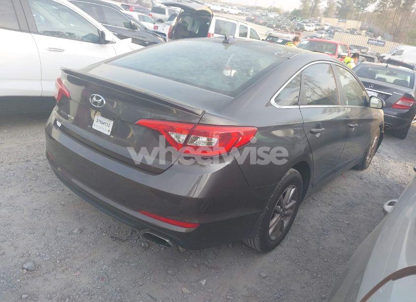 Photo 4 of 2015 Hyundai Sonata SE (VIN 5NPE24AF2FH258669)