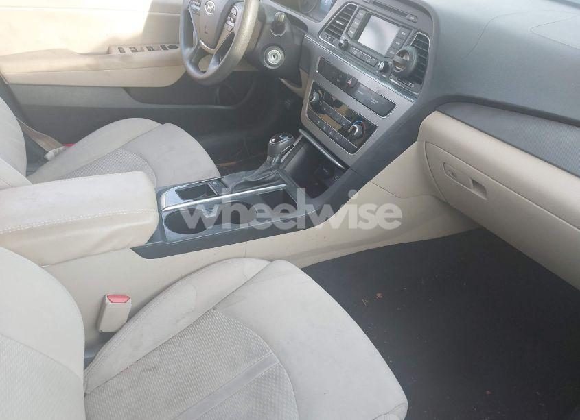 Photo 5 of 2015 Hyundai Sonata SE (VIN 5NPE24AF2FH258669)