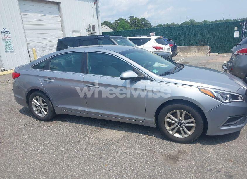 Photo 13 of 2016 Hyundai Sonata SE (VIN 5NPE24AF2GH264733)