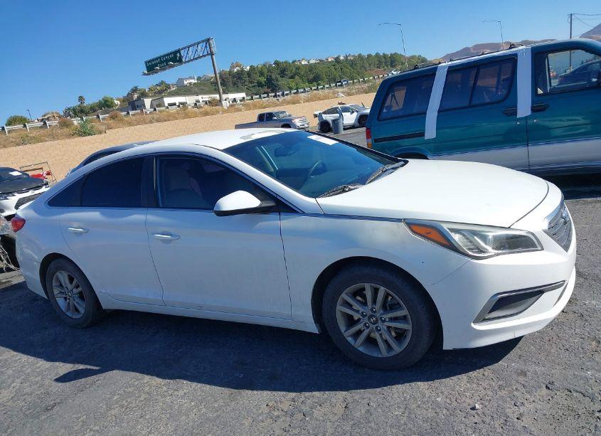 Photo 13 of 2016 Hyundai Sonata SE (VIN 5NPE24AF2GH269544)