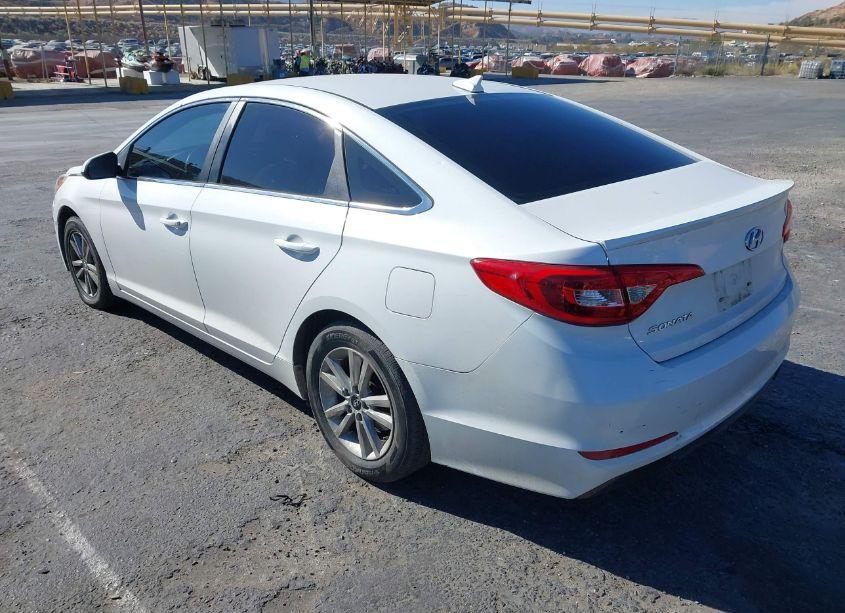 Photo 3 of 2016 Hyundai Sonata SE (VIN 5NPE24AF2GH269544)