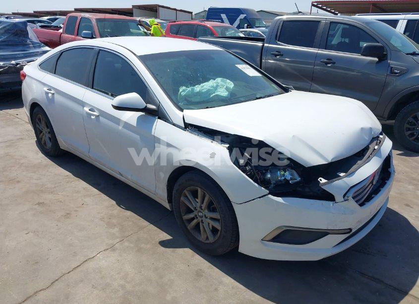 2016 Hyundai Sonata SE (VIN 5NPE24AF2GH270130) main photo