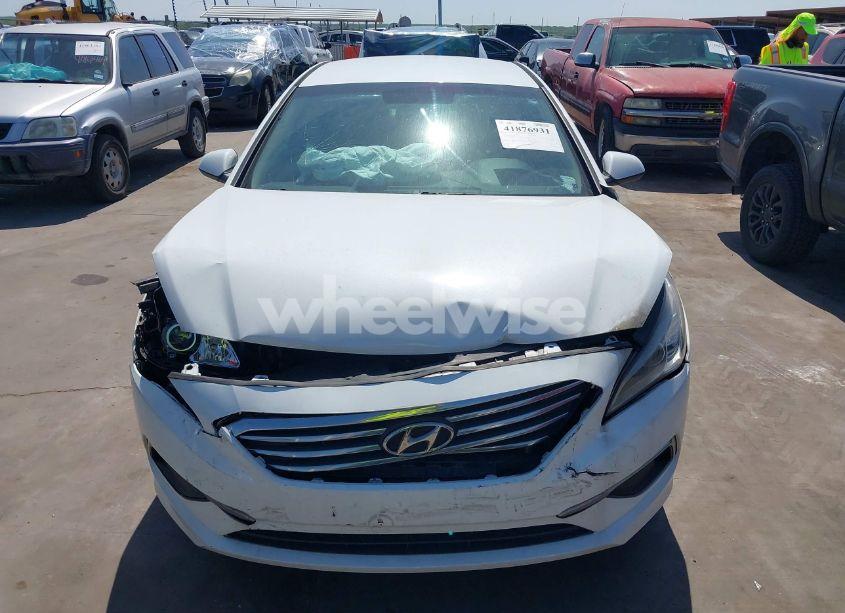 Photo 12 of 2016 Hyundai Sonata SE (VIN 5NPE24AF2GH270130)