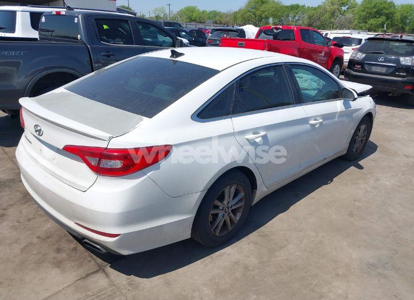 Photo 4 of 2016 Hyundai Sonata SE (VIN 5NPE24AF2GH270130)