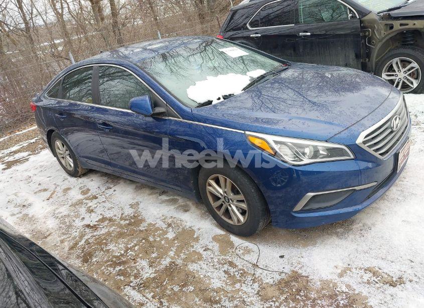 2016 Hyundai Sonata SE (VIN 5NPE24AF2GH275618) main photo