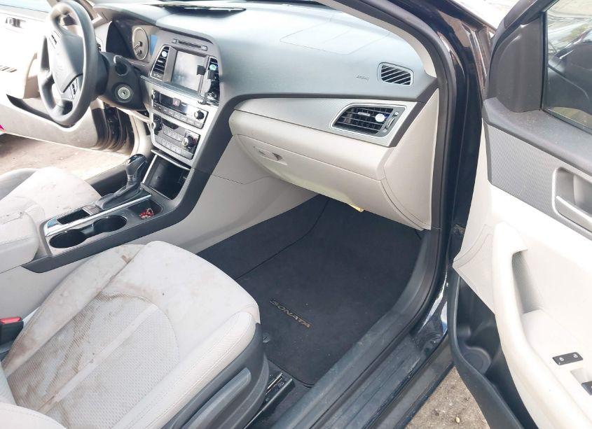Photo 5 of 2016 Hyundai Sonata SE (VIN 5NPE24AF2GH281371)
