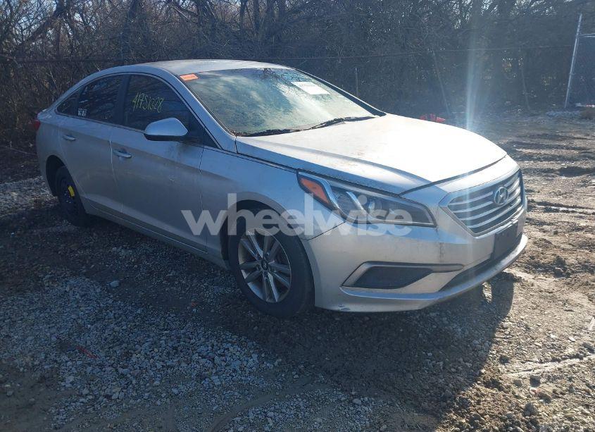 2016 Hyundai Sonata SE (VIN 5NPE24AF2GH286893) main photo