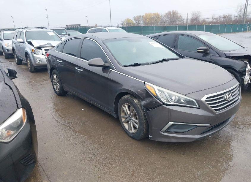 2016 Hyundai Sonata SE (VIN 5NPE24AF2GH297781) main photo
