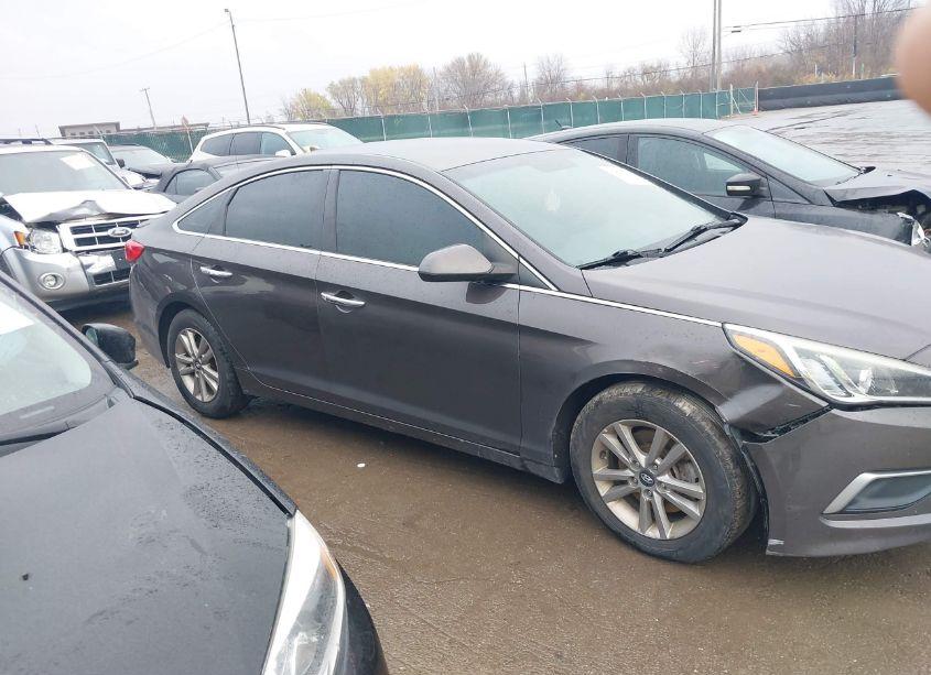 Photo 13 of 2016 Hyundai Sonata SE (VIN 5NPE24AF2GH297781)
