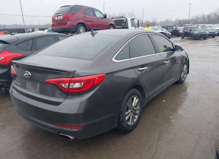 Photo 4 of 2016 Hyundai Sonata SE (VIN 5NPE24AF2GH297781)