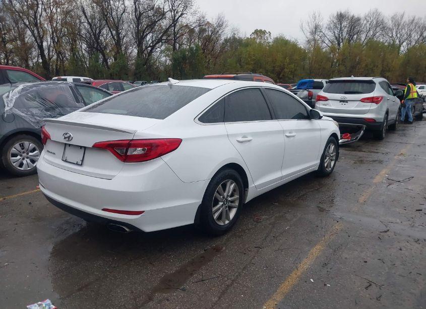 Photo 4 of 2016 Hyundai Sonata SE (VIN 5NPE24AF2GH300341)