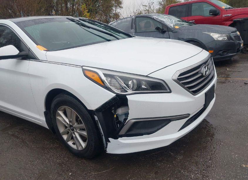 Photo 6 of 2016 Hyundai Sonata SE (VIN 5NPE24AF2GH300341)