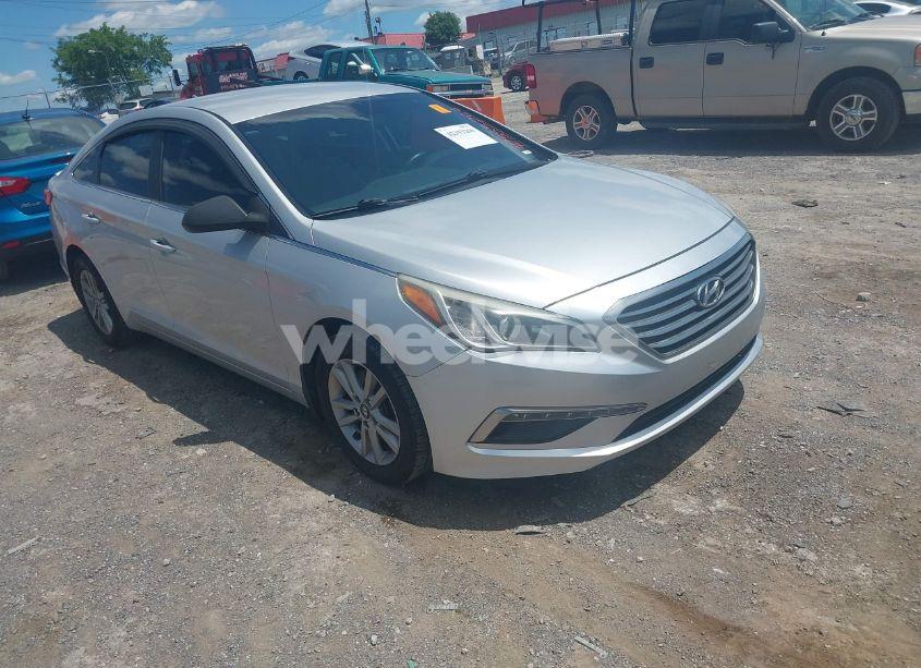 2016 Hyundai Sonata SE (VIN 5NPE24AF2GH303885) main photo
