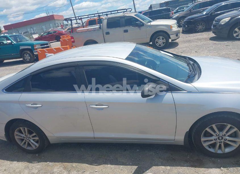 Photo 13 of 2016 Hyundai Sonata SE (VIN 5NPE24AF2GH303885)
